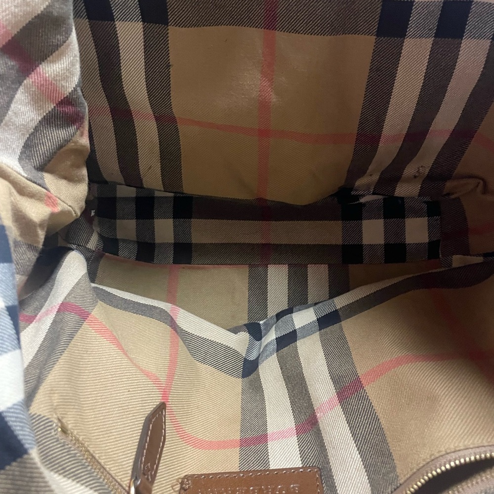 Burberry Beige and Black Checkered Interior - Picture 3 of 8